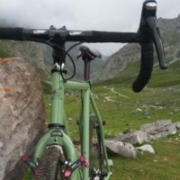 Here is the resprayed frame and new build up in the Picos. The pale green colour (RAL 6021) is inspired by the Elephant Bikes National Forest Explorer: